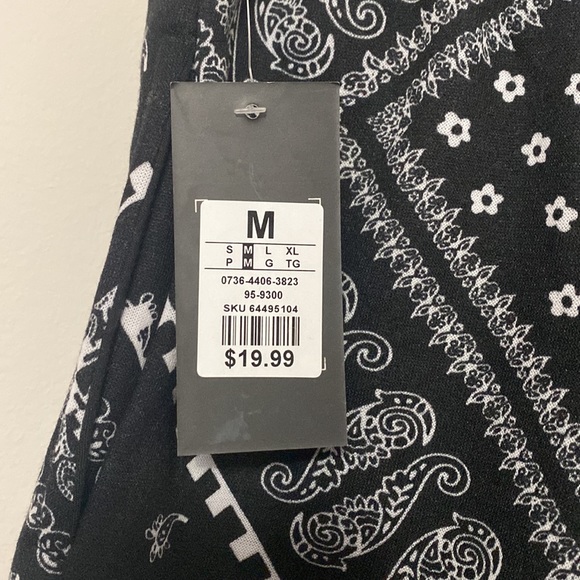 NWT paisley print biker short - Picture 7 of 8